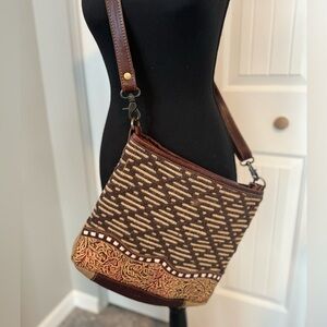 Myra Bag Cross Body